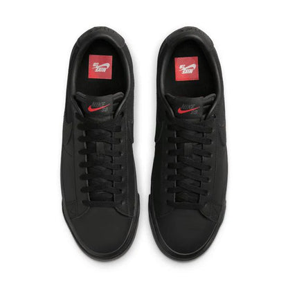 Nike SB Zoom Blazer Low Pro GT: Black/Black/Black