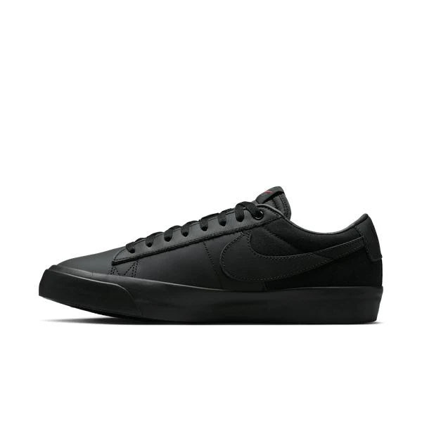 Nike SB Zoom Blazer Low Pro GT: Black/Black/Black