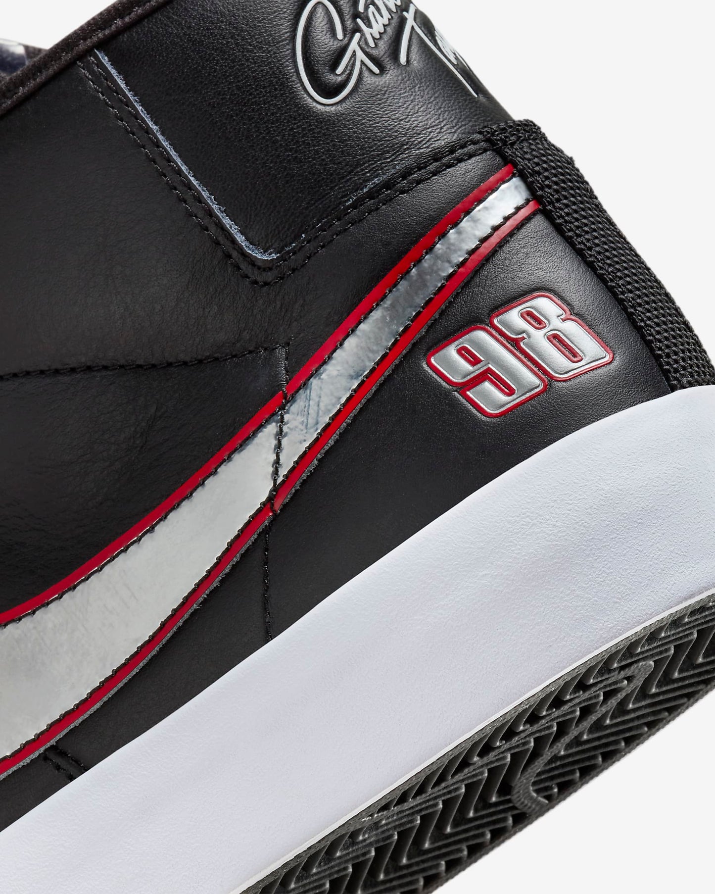 Nike SB Zoom Blazer Mid Pro GT: Black/University Red/White/Metallic Silver